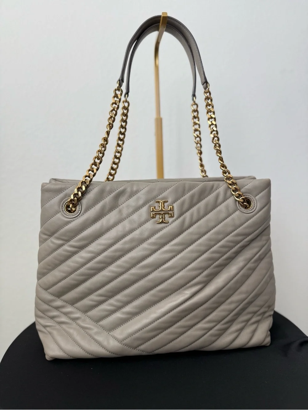Tory Burch Chelsea Quilted Leather Tote in Taupe- Large